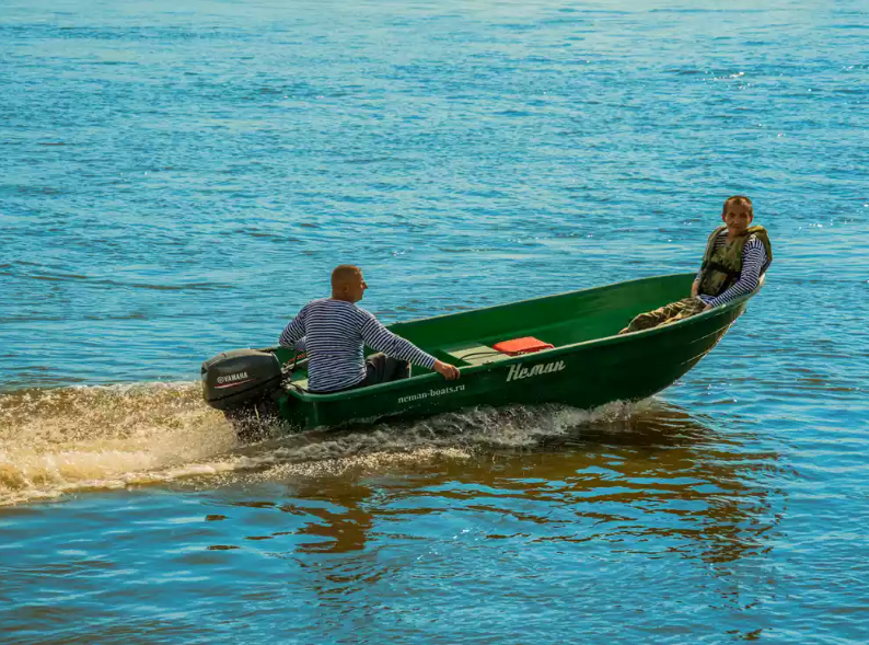 Стеклопластиковая лодка Neman-340 (тримаран) в Сочи