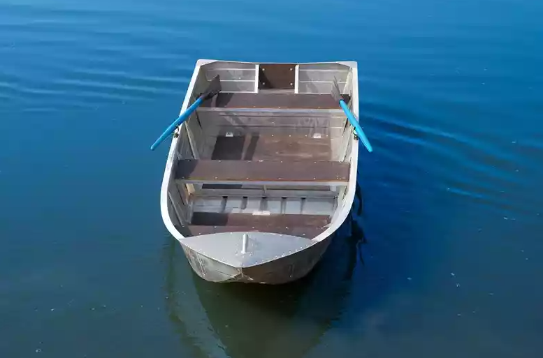 Алюминиевая лодка Вятка-Профи 32 в Сочи