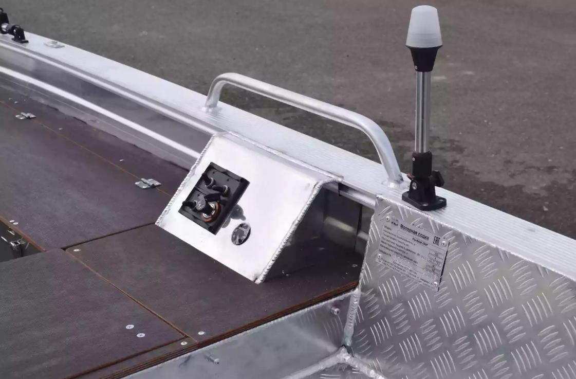 Алюминиевая лодка Wyatboat-390РМ в Сочи