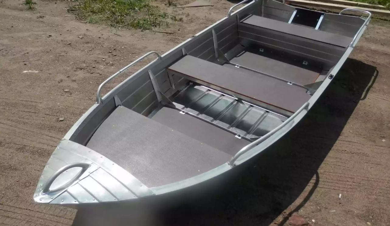 Алюминиевая лодка Вятка-Профи 32 в Сочи