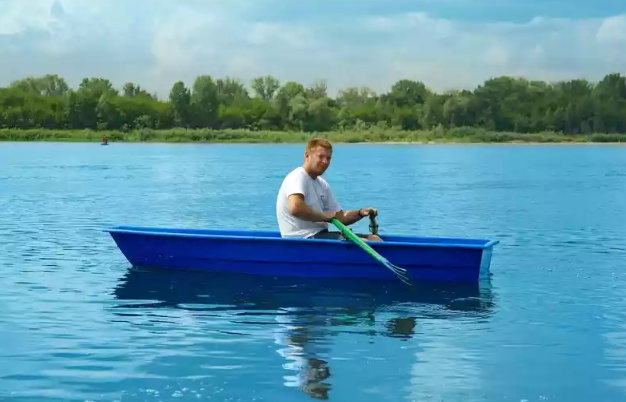 Стеклопластиковая лодка Малютка в Сочи