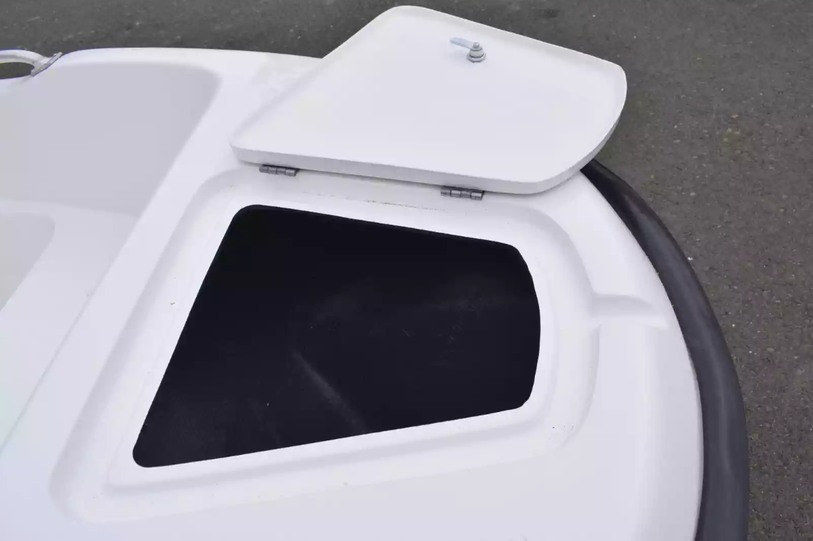 Стеклопластиковая лодка Пингвин New (тримаран) в Сочи