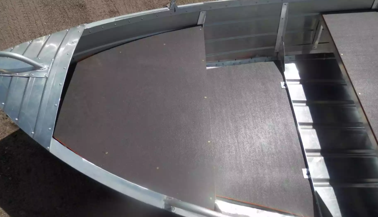 Алюминиевая лодка Вятка-Профи 32 в Сочи