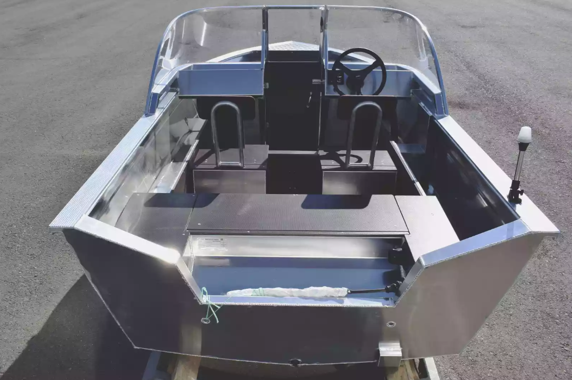 Алюминиевая лодка  Неман-400 DCM в Сочи