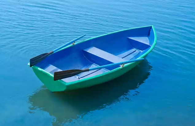 Стеклопластиковая лодка Дельфин в Сочи