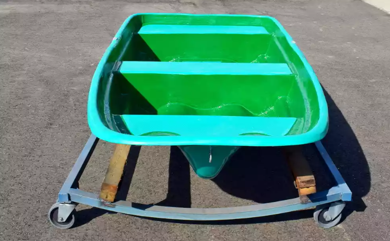 Стеклопластиковая лодка Старт (тримаран) в Сочи