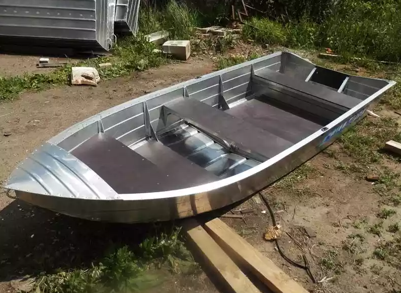 Алюминиевая лодка Вятка-Профи 37 в Сочи