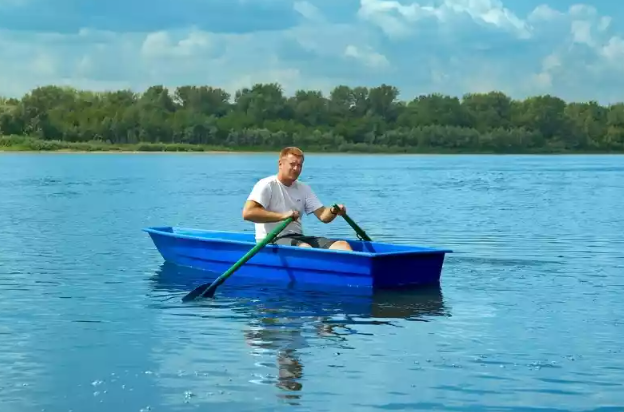 Стеклопластиковая лодка Малютка в Сочи