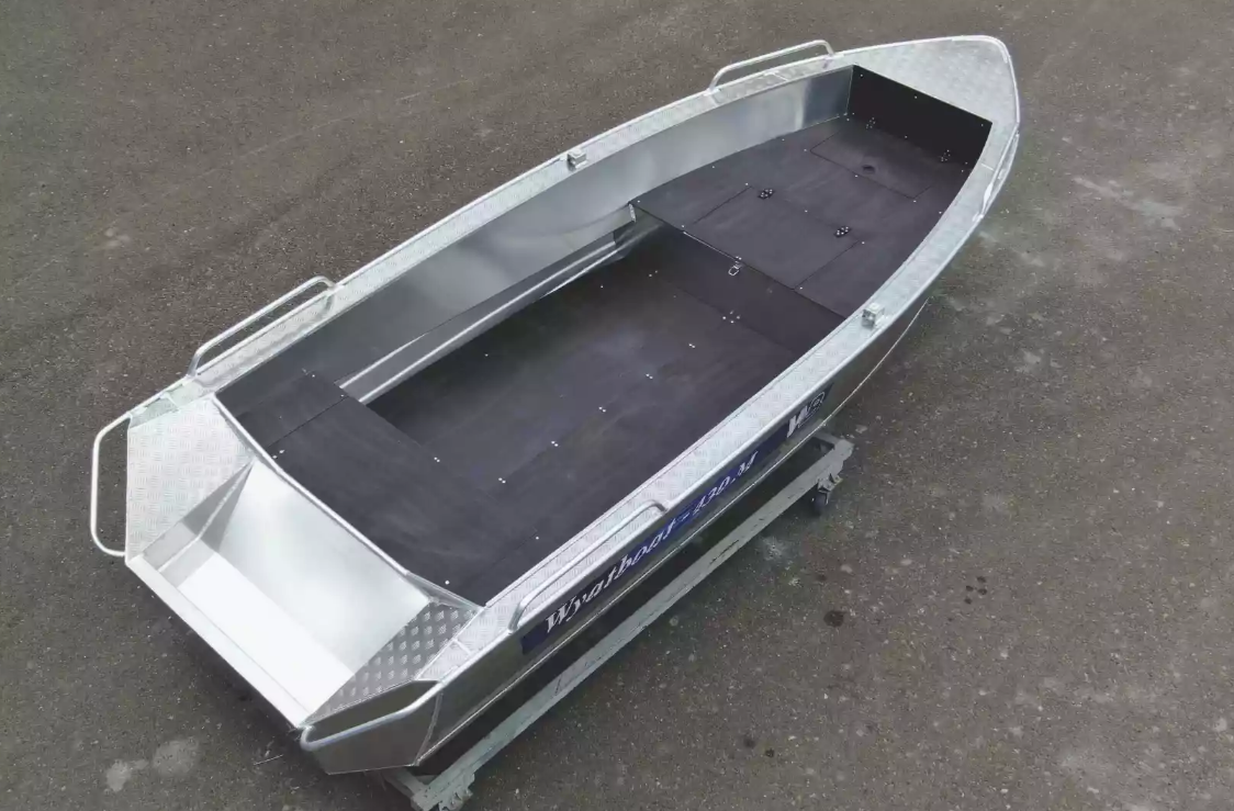 Алюминиевая лодка  Wyatboat-430М FISH в Сочи