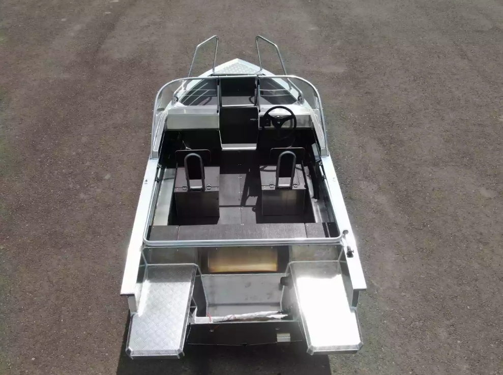 Алюминиевая лодка  Неман-400 DCM NEW в Сочи