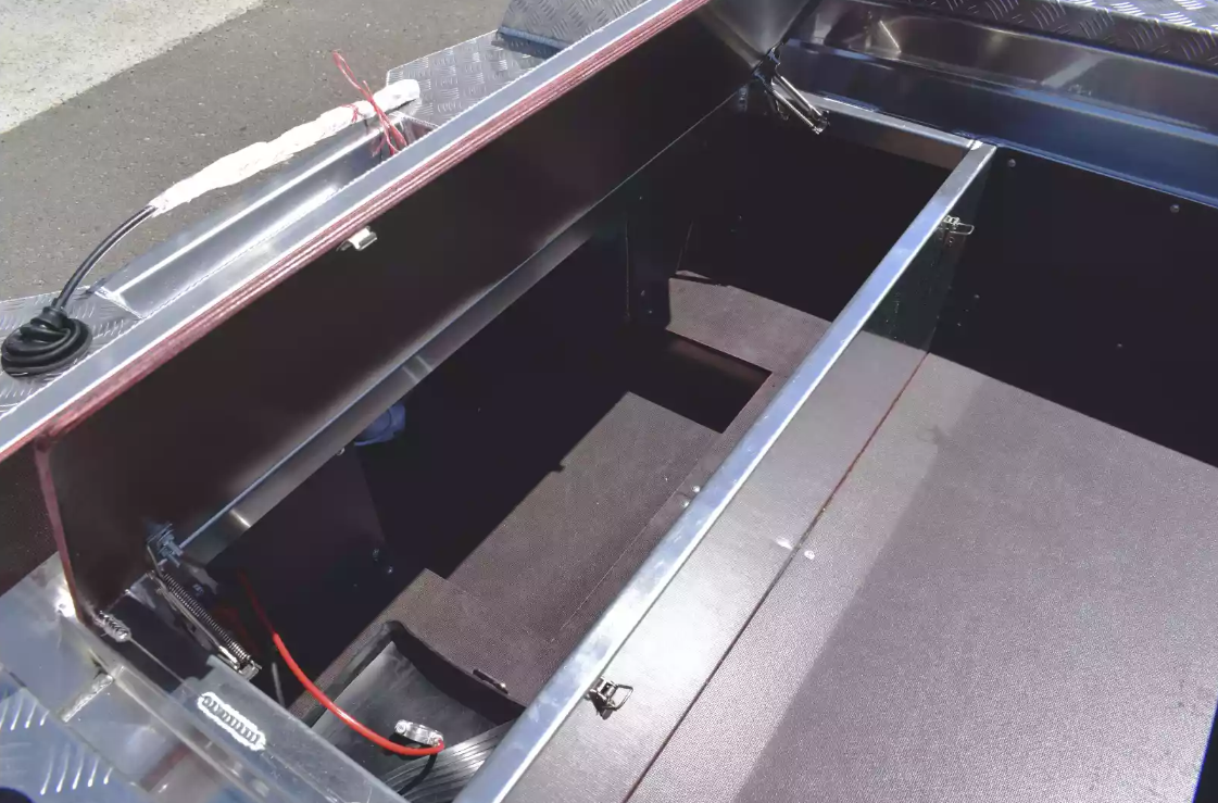 Алюминиевая лодка Wyatboat-390 DCM в Сочи