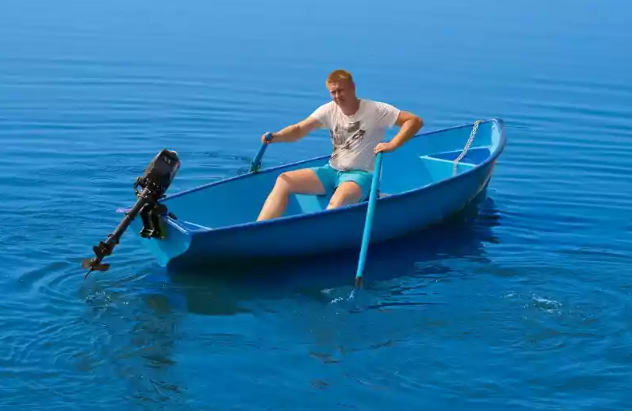 Стеклопластиковая лодка Омуль в Сочи