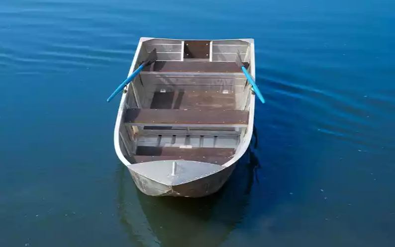 Алюминиевая лодка Вятка-Профи 37 в Сочи