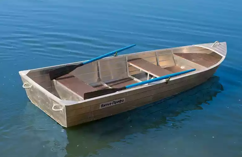 Алюминиевая лодка Вятка-Профи 32 в Сочи