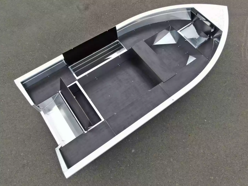 Алюминиевая лодка  Неман-420 в Сочи