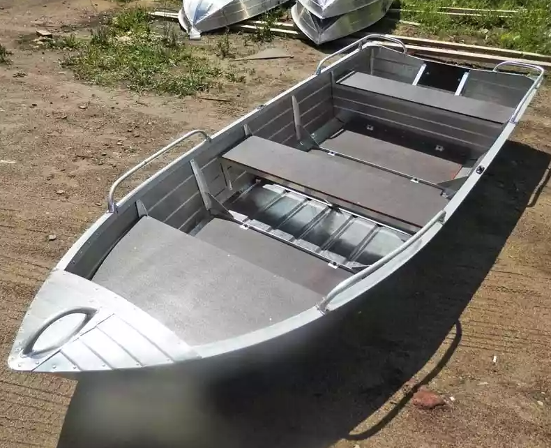 Алюминиевая лодка Вятка-Профи 37 в Сочи
