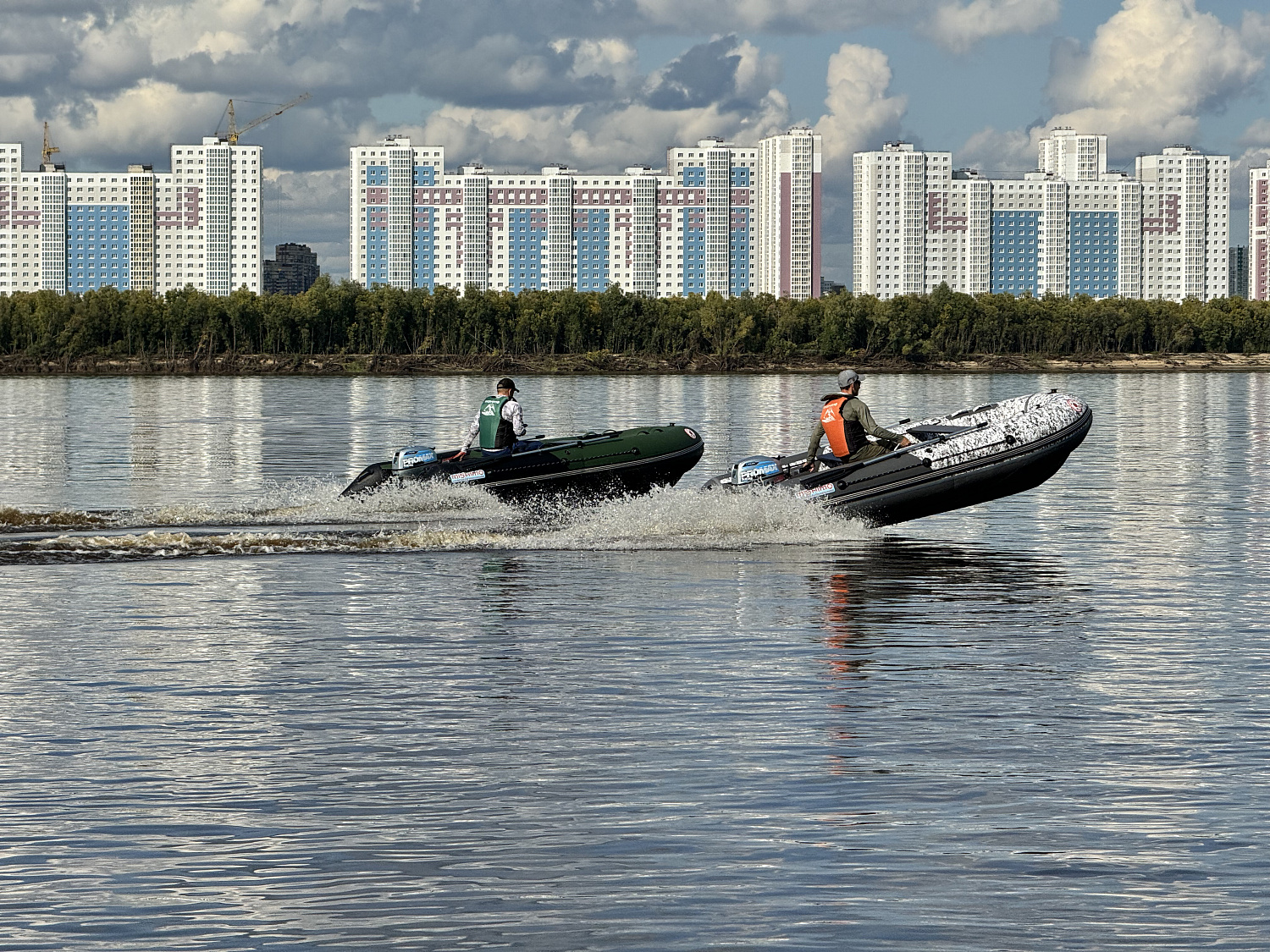 Лодка MISHIMO BIG FLOOR 440 в Сочи