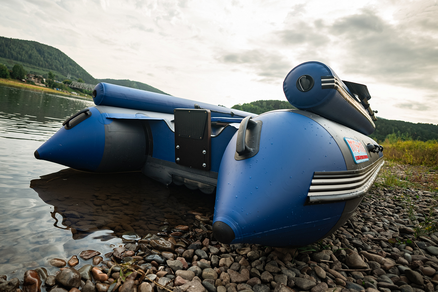 Лодка MISHIMO RIVER FJET PRO 430  под водомет в Сочи