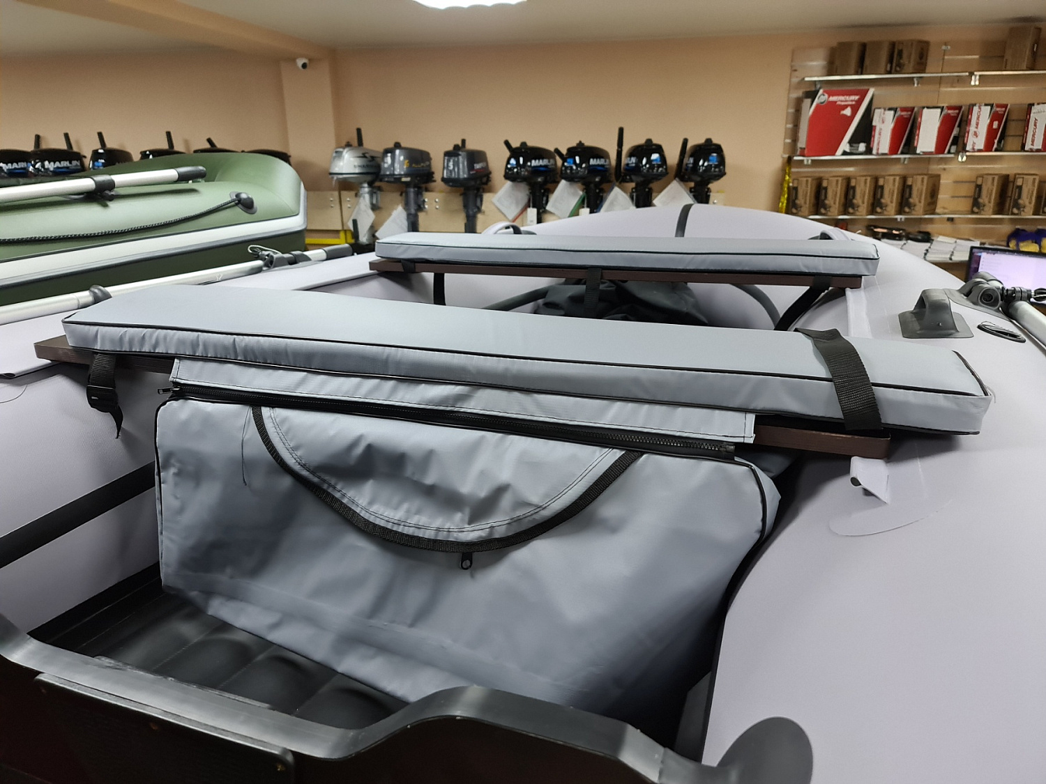 КОМПЛЕКТ МЯГКИХ НАКЛАДОК С СУМКОЙ ДЛЯ ЛОДОК 90Х20 СЕРЫЙ в Сочи