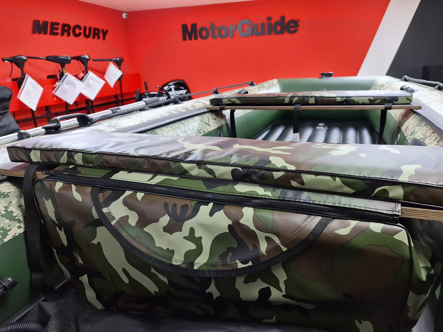 КОМПЛЕКТ МЯГКИХ НАКЛАДОК С СУМКОЙ ДЛЯ ЛОДОК 105Х20 КАМУФЛЯЖ в Сочи