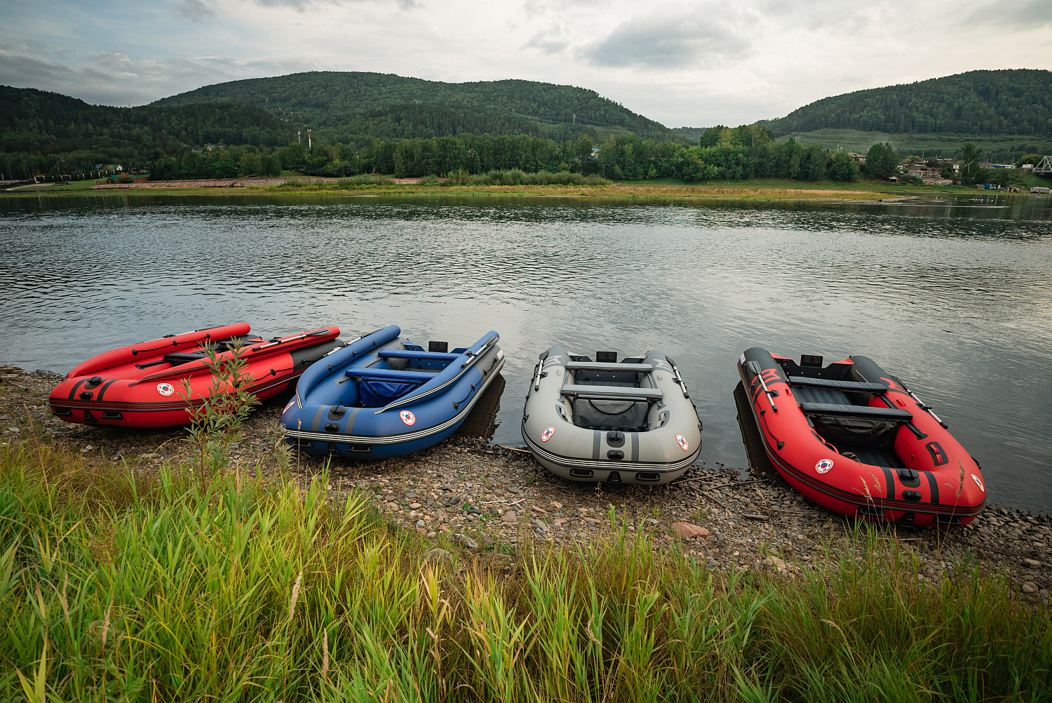 Лодка MISHIMO RIVER FJET PRO 430  под водомет в Сочи