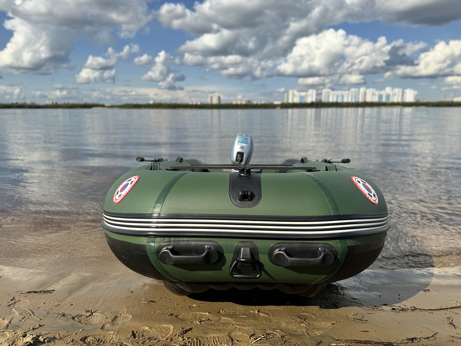 Лодка MISHIMO BIG FLOOR 400 в Сочи