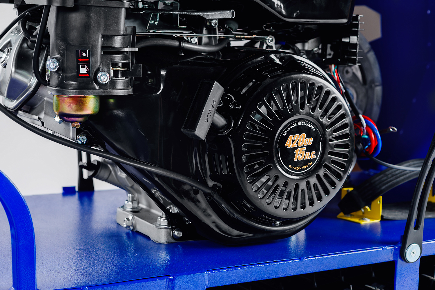 Мотобуксировщик SNOW DOG 17 с эл. запуском (DINKING) в Сочи